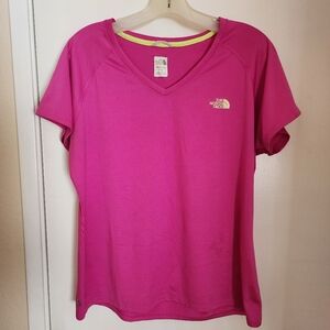 NWOT. The North Face woman T-shirt.